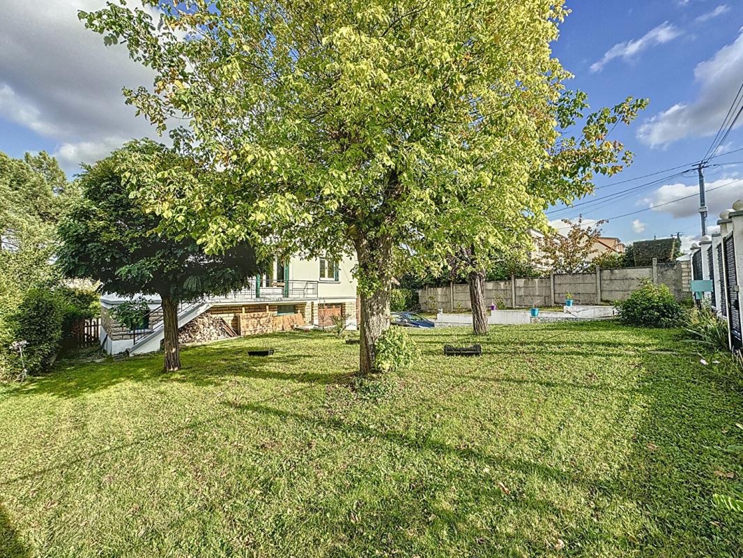 IGNY Grande maison indépendante avec dépendance pro et garage haute capacité 3m hauteur 11