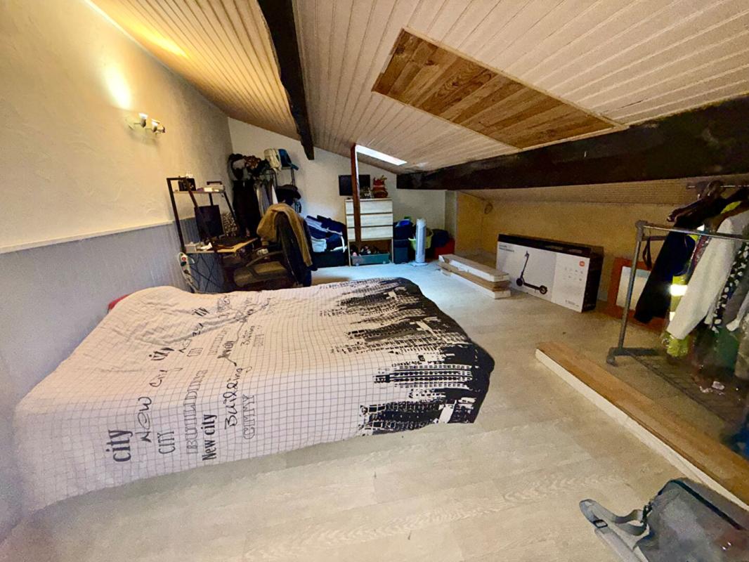 AUREILHAN Maison Aureilhan 7 pièce(s) 180 m2 11