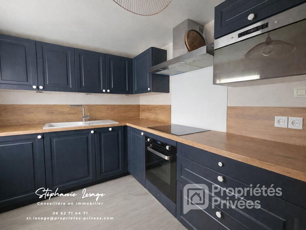 SAINT-ROMAIN-DE-COLBOSC St Romain - Maison de ville T4 + extérieur / 220K 4