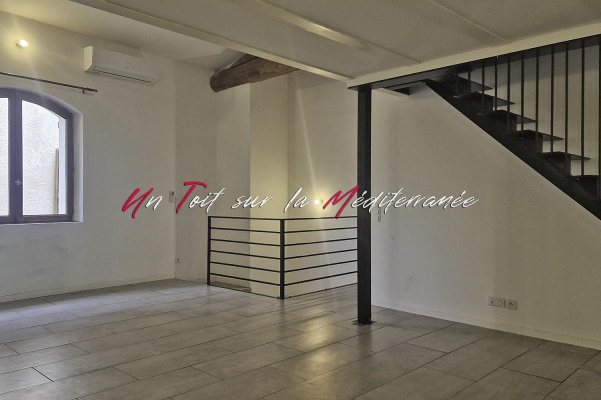 SOLLIES-PONT Appartement  T3, 75m2, dans une ancienne bâtisse rénovée à Solliès Pont 11