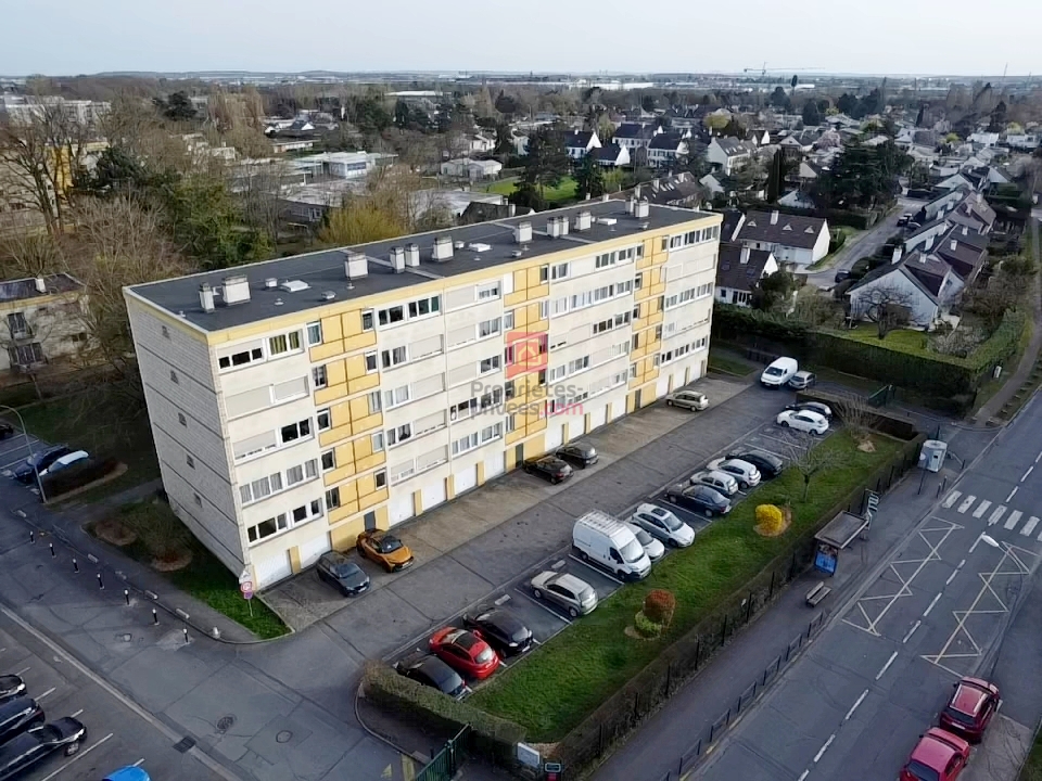 SAINT-MICHEL-SUR-ORGE Appartement Saint-Michel-sur-Orge 3 pièces 61 m2 12