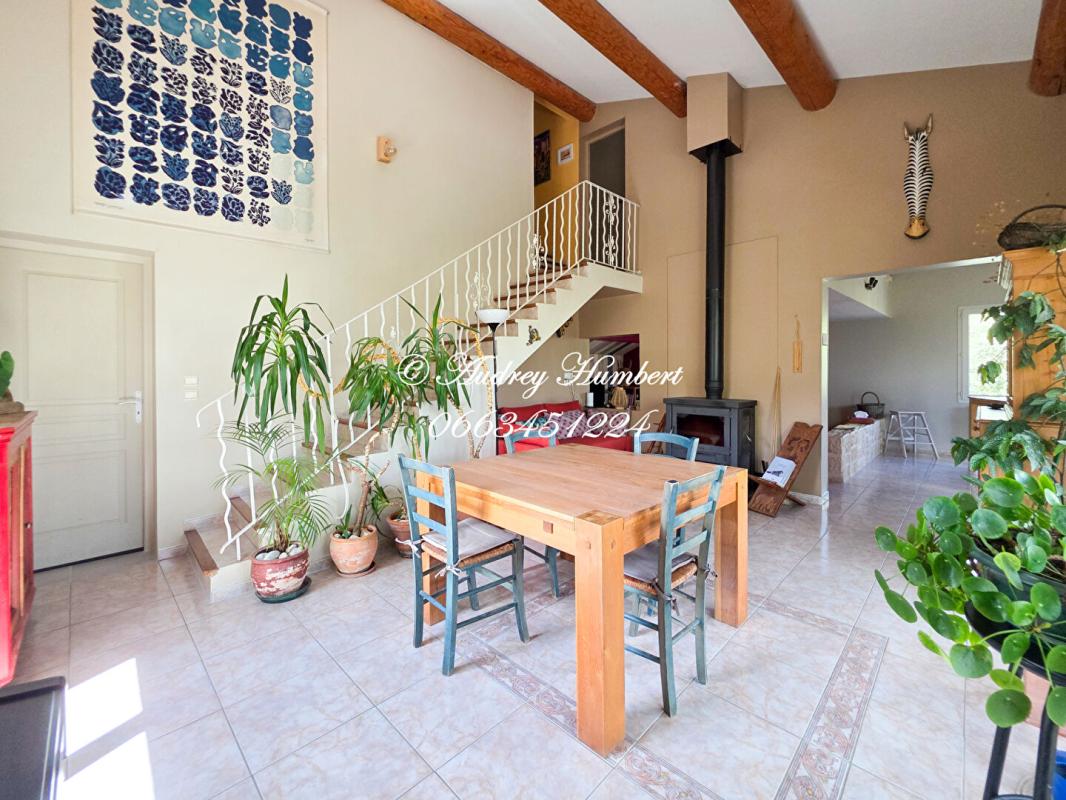 VILLENEUVE Villeneuve , Maison de charme, 156 m²  avec vue panoramique et piscine sur 1000 m² plantés d'oliviers 4