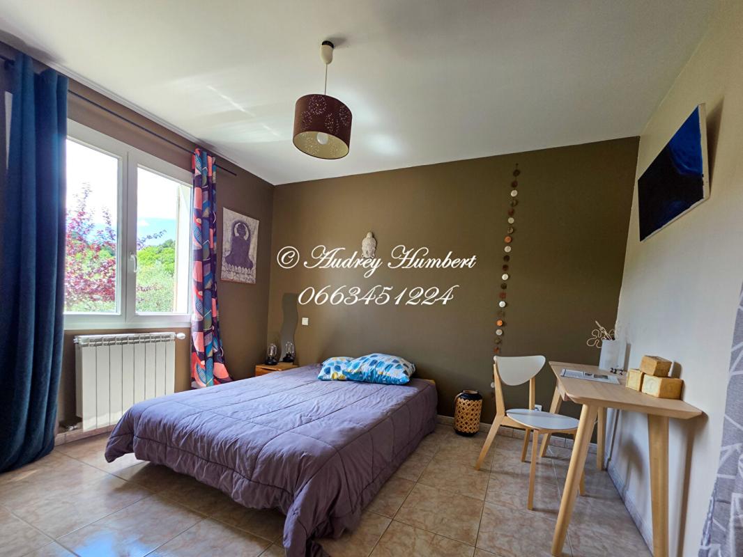 VILLENEUVE Villeneuve , Maison de charme, 156 m²  avec vue panoramique et piscine sur 1000 m² plantés d'oliviers 6