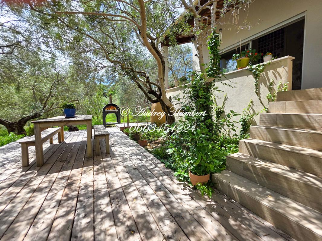 VILLENEUVE Villeneuve , Maison de charme, 156 m²  avec vue panoramique et piscine sur 1000 m² plantés d'oliviers 8