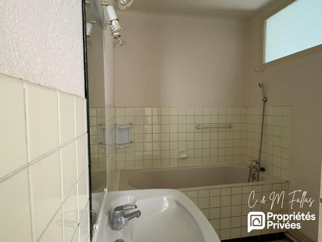 ORANGE Appartement T3 lumineux 70 m² - Cave + parking fermé à Orange 13