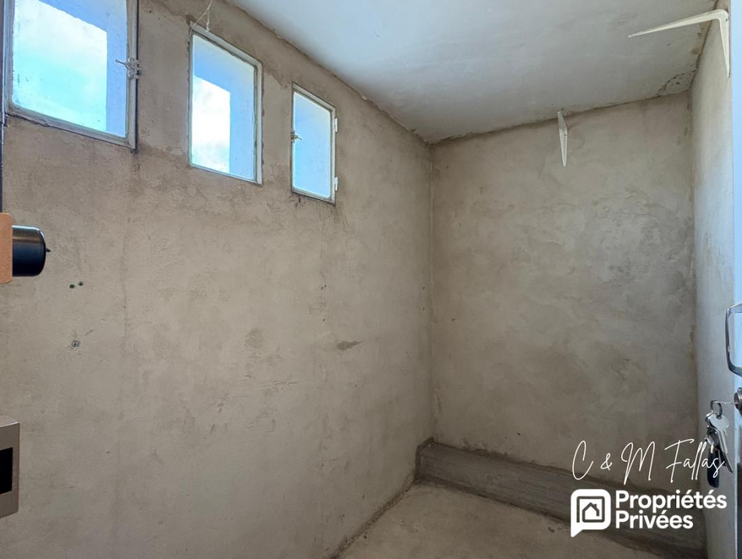 ORANGE Appartement T3 lumineux 70 m² - Cave + parking fermé à Orange 18