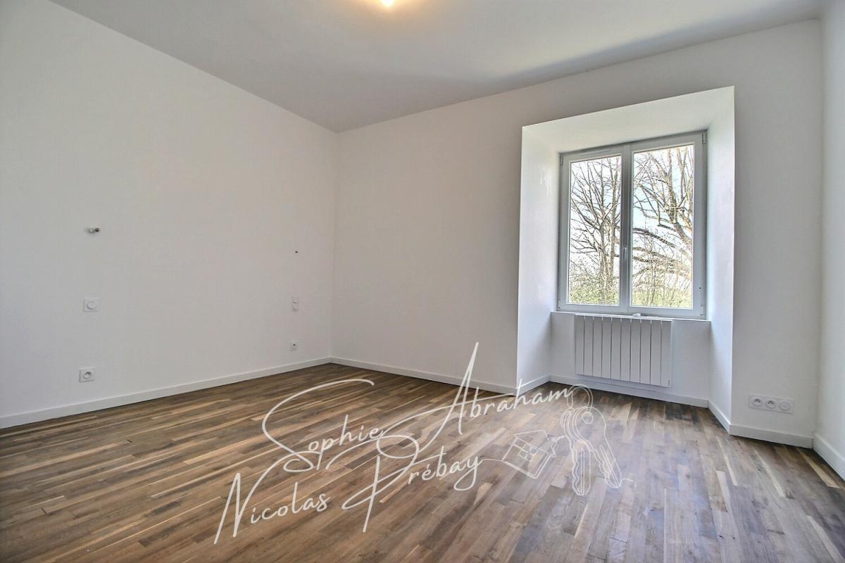 VOVES Maison de ferme entièrement rénovée, charme, confort et nature ! 11