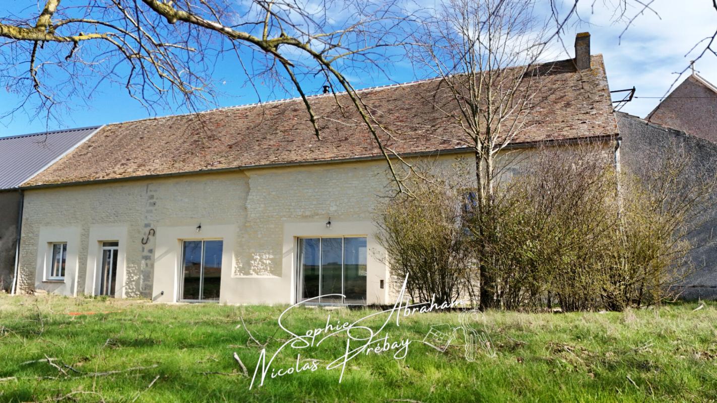 VOVES Maison de ferme entièrement rénovée, charme, confort et nature ! 13