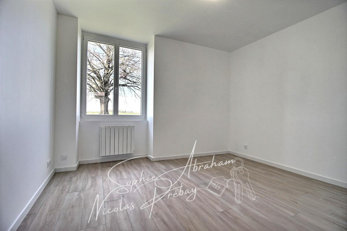 VOVES Maison de ferme entièrement rénovée, charme, confort et nature ! 6