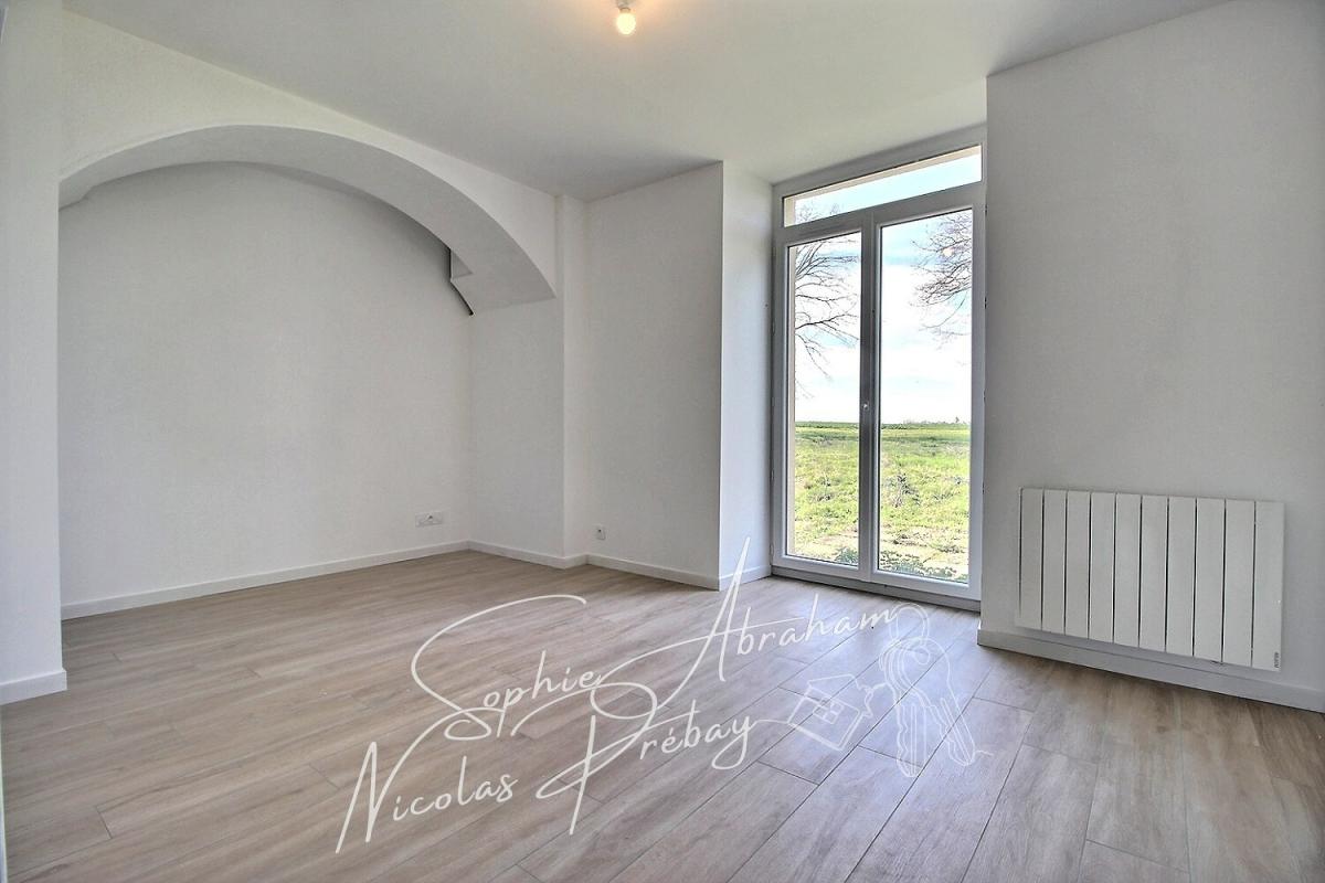 VOVES Maison de ferme entièrement rénovée, charme, confort et nature ! 8