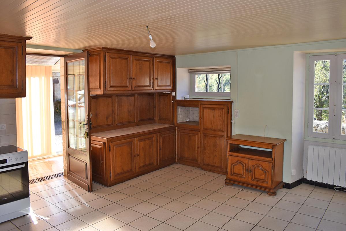 SAINT-AMAND-DE-COLY Corps de ferme Coly Saint Amand 6 pièce(s) 111 m2 13