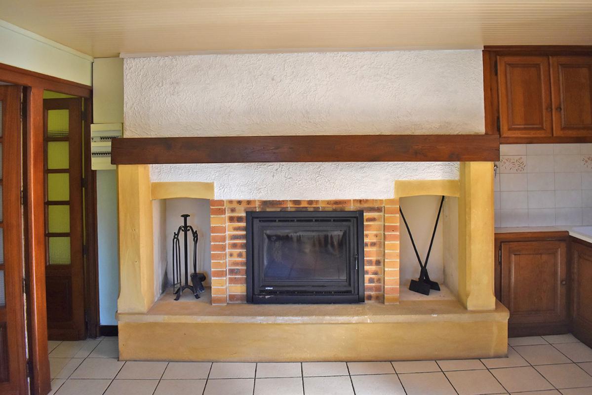 SAINT-AMAND-DE-COLY Corps de ferme Coly Saint Amand 6 pièce(s) 111 m2 14