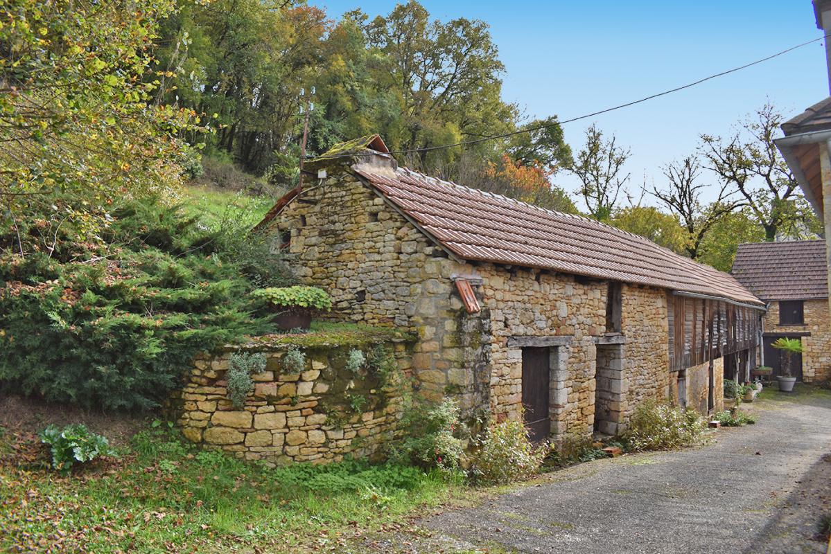 SAINT-AMAND-DE-COLY Corps de ferme Coly Saint Amand 6 pièce(s) 111 m2 7