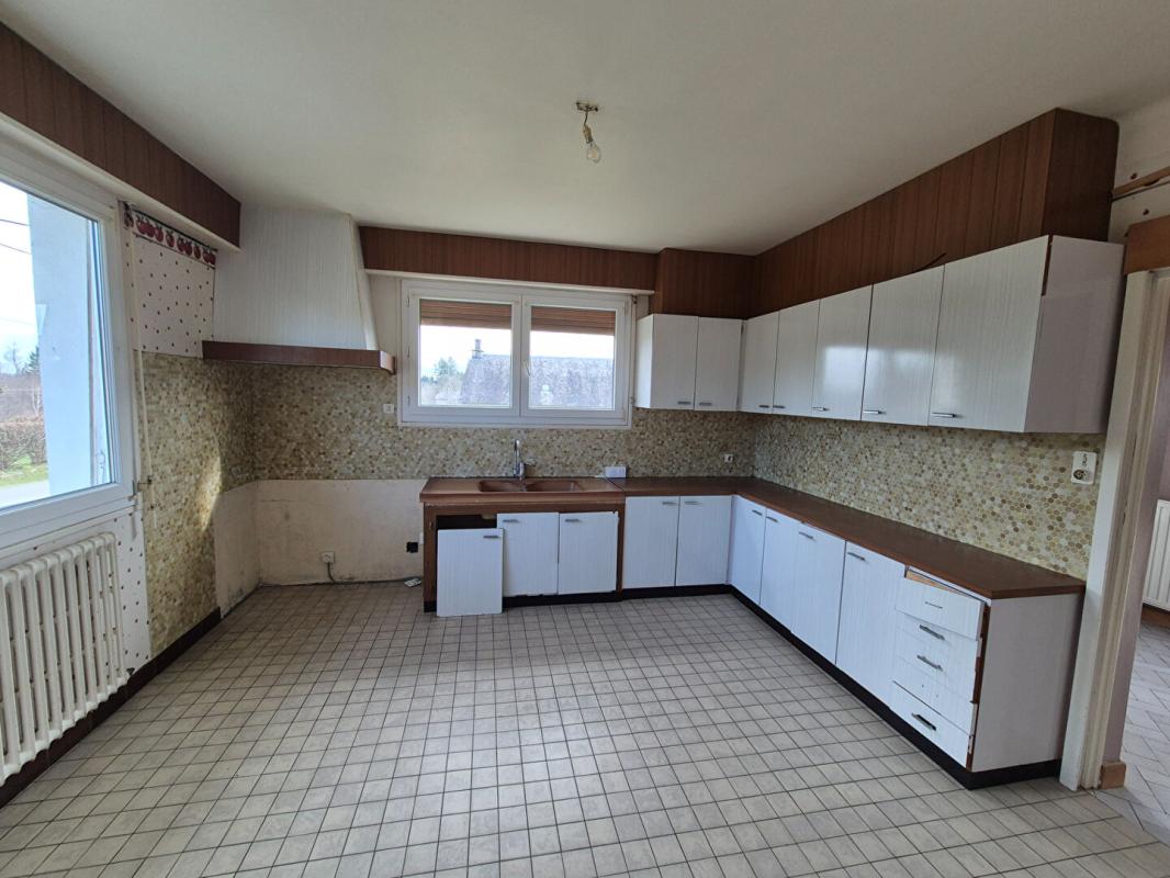 MONTAIGNAC-SAINT-HIPPOLYTE Maison Montaignac Sur Doustre 7 pièce(s) 204 m2 2