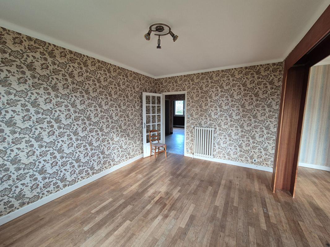 MONTAIGNAC-SAINT-HIPPOLYTE Maison Montaignac Sur Doustre 7 pièce(s) 204 m2 4