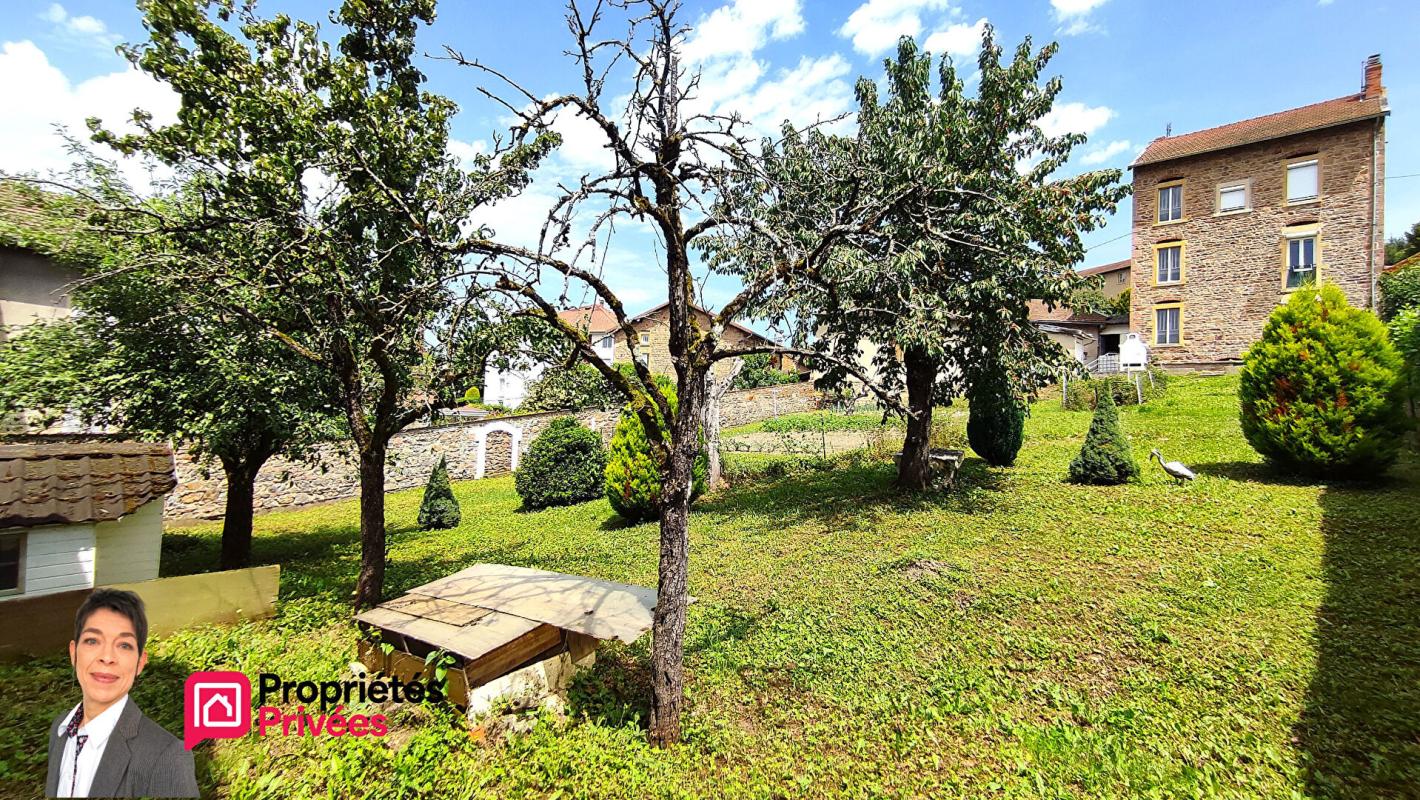 THIZY THIZY-LES-BOURGS (69240) Immeuble de rapport  151 m²  habitable, terrain 450 m² avec jardin, caves et greniers 1