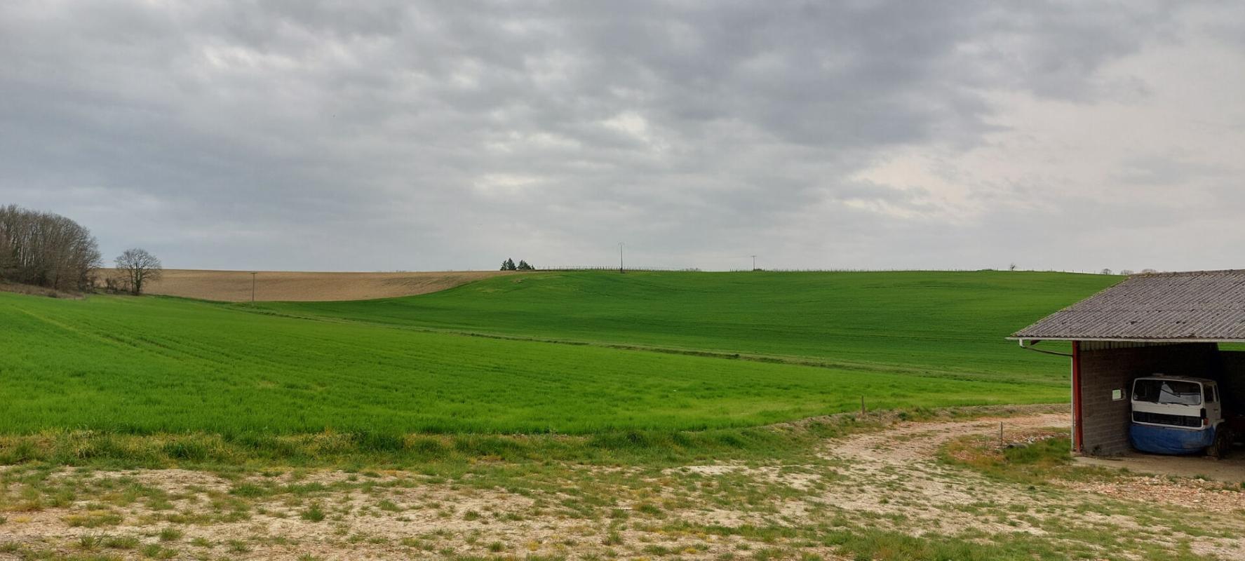 SAINT-VIVIEN-DE-MONSEGUR Corps de ferme en pierre 300m²  à  réhabiliter + hangars sur terrain de 6500 m² 11