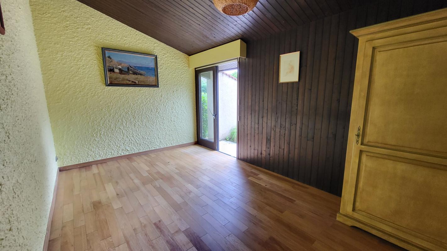 MUSSIDAN Mussidan centre ville Maison d'architecte 10 pièces, 290 m² habitables piscine parc de  3110m² 17