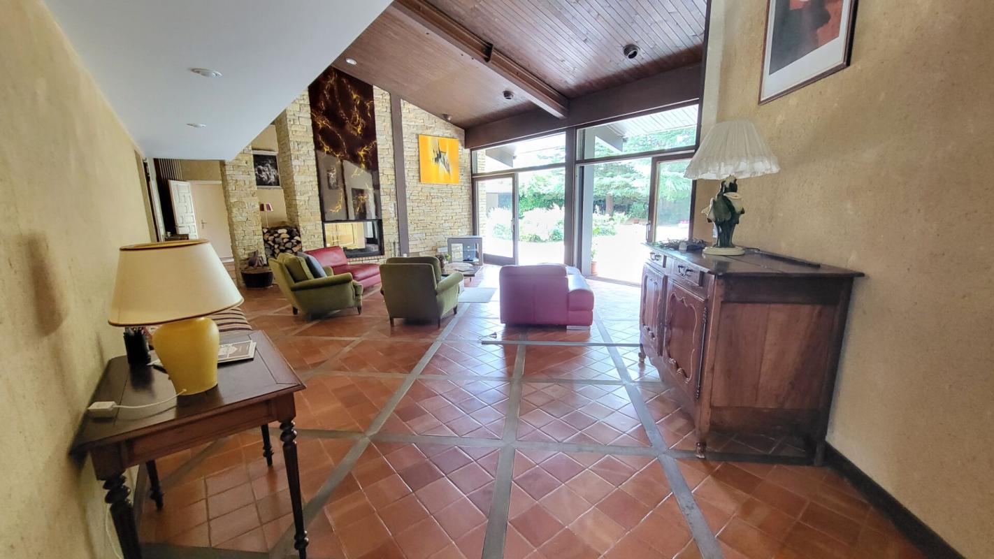 MUSSIDAN Mussidan centre ville Maison d'architecte 10 pièces, 290 m² habitables piscine parc de  3110m² 7