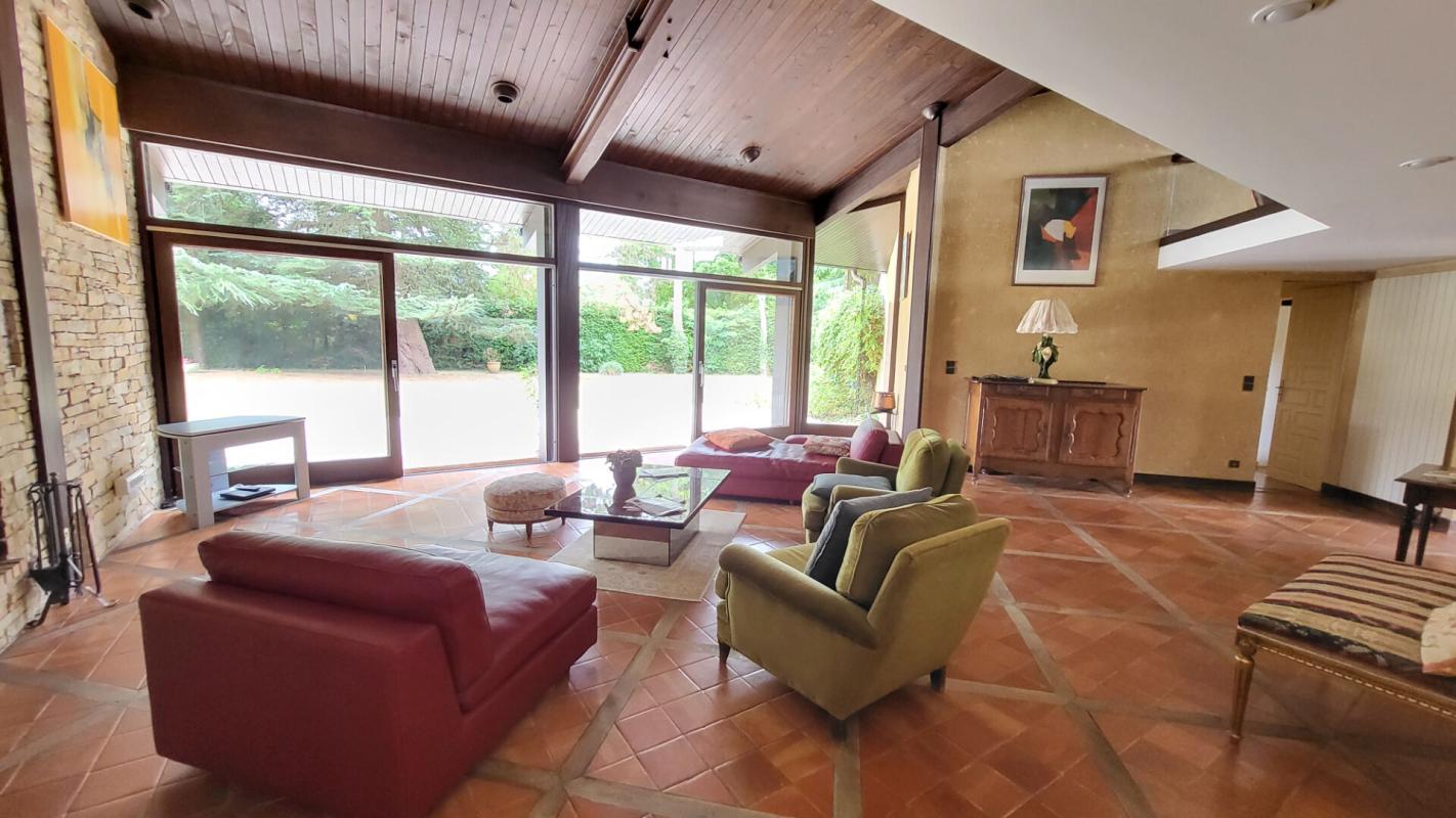 MUSSIDAN Mussidan centre ville Maison d'architecte 10 pièces, 290 m² habitables piscine parc de  3110m² 8