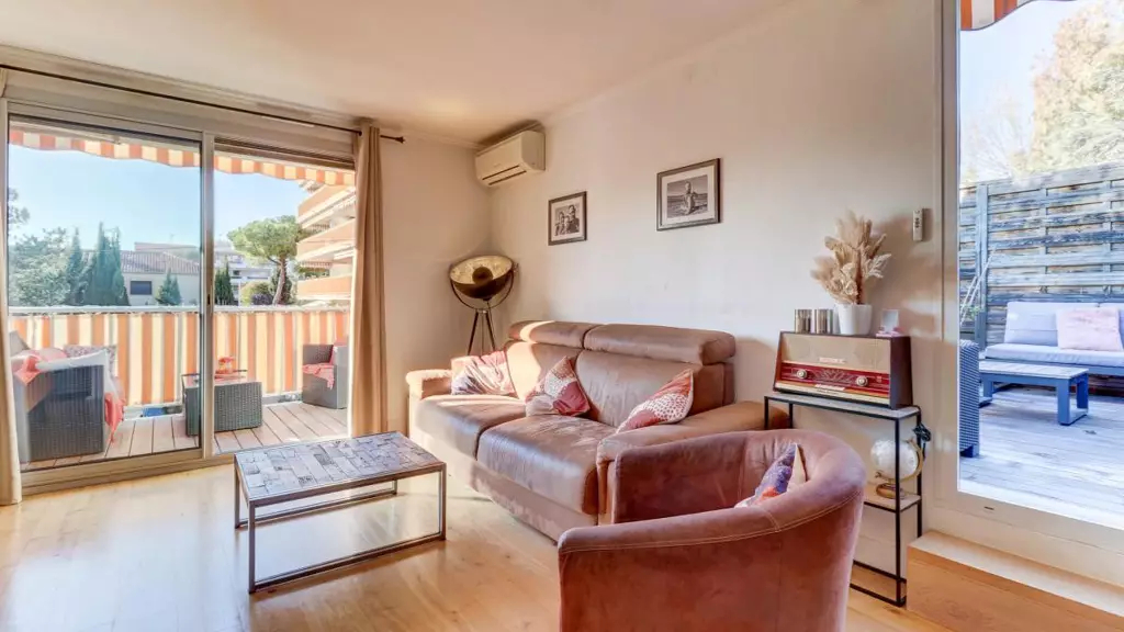 SAINT-LAURENT-DU-VAR SAINT LAURENT DU VAR - Charme et lumière - Duplex 2 pièces avec terrasse - Vespins 10