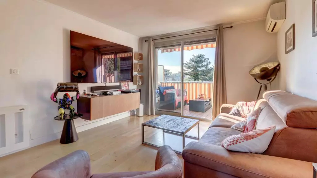 SAINT-LAURENT-DU-VAR SAINT LAURENT DU VAR - Charme et lumière - Duplex 2 pièces avec terrasse - Vespins 11