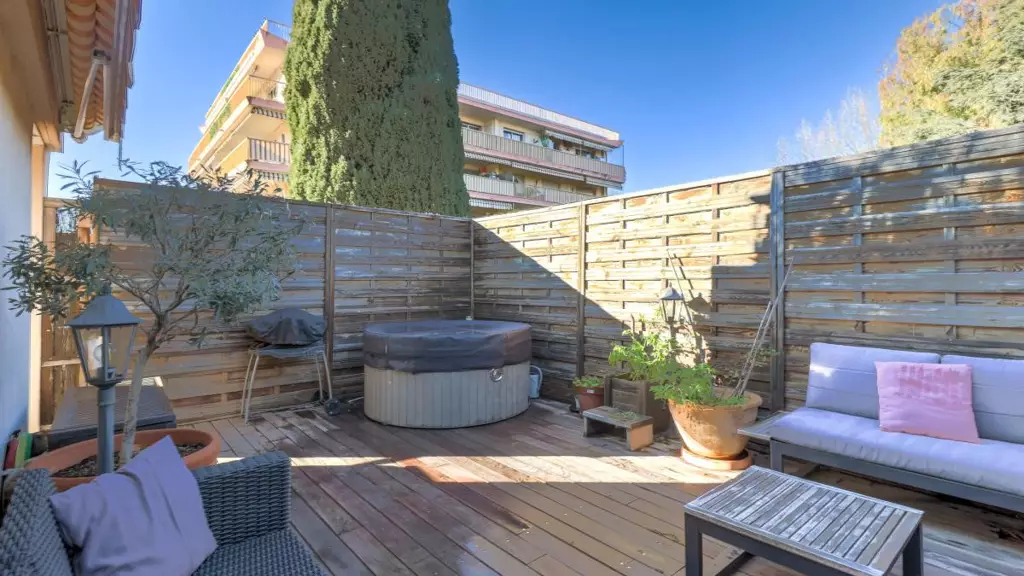 SAINT-LAURENT-DU-VAR SAINT LAURENT DU VAR - Charme et lumière - Duplex 2 pièces avec terrasse - Vespins 13