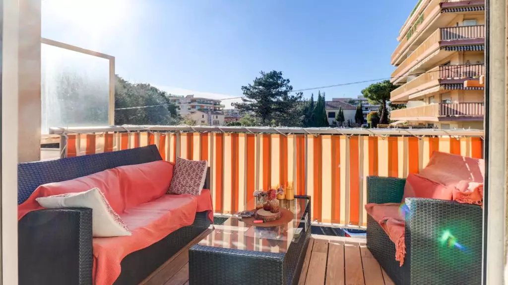 SAINT-LAURENT-DU-VAR SAINT LAURENT DU VAR - Charme et lumière - Duplex 2 pièces avec terrasse - Vespins 5