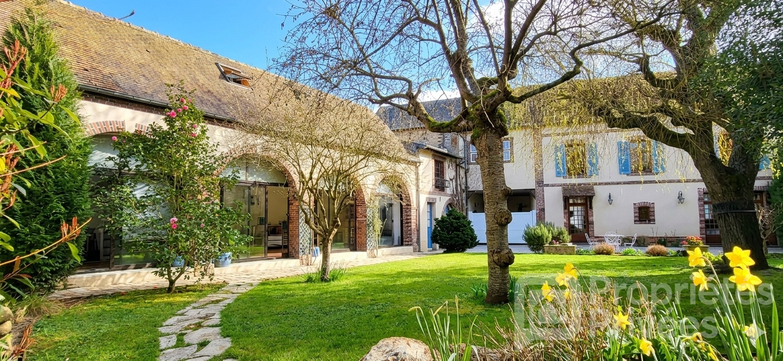 VERNEUIL-SUR-AVRE Ancien relais de poste 1