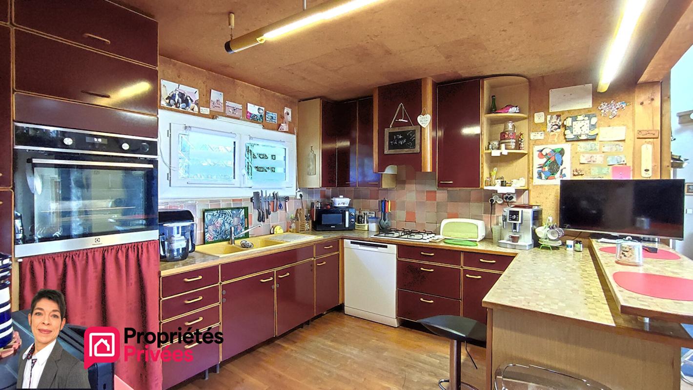 THIZY THIZY-LES-BOURGS (69240) Maison d'architecte avec vue 185 m², jardin 2000 m², piscine, garage, dépendances 11