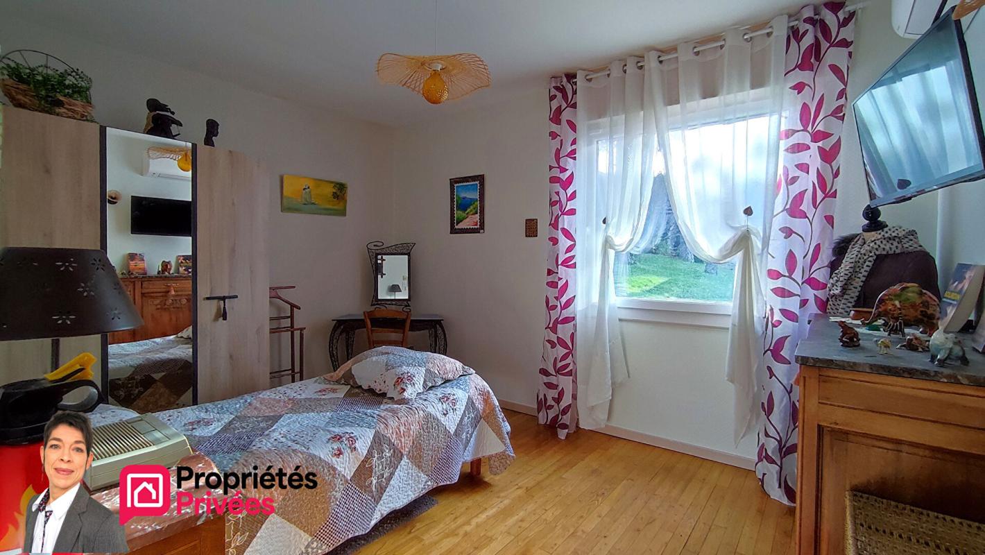 THIZY THIZY-LES-BOURGS (69240) Maison d'architecte avec vue 185 m², jardin 2000 m², piscine, garage, dépendances 14