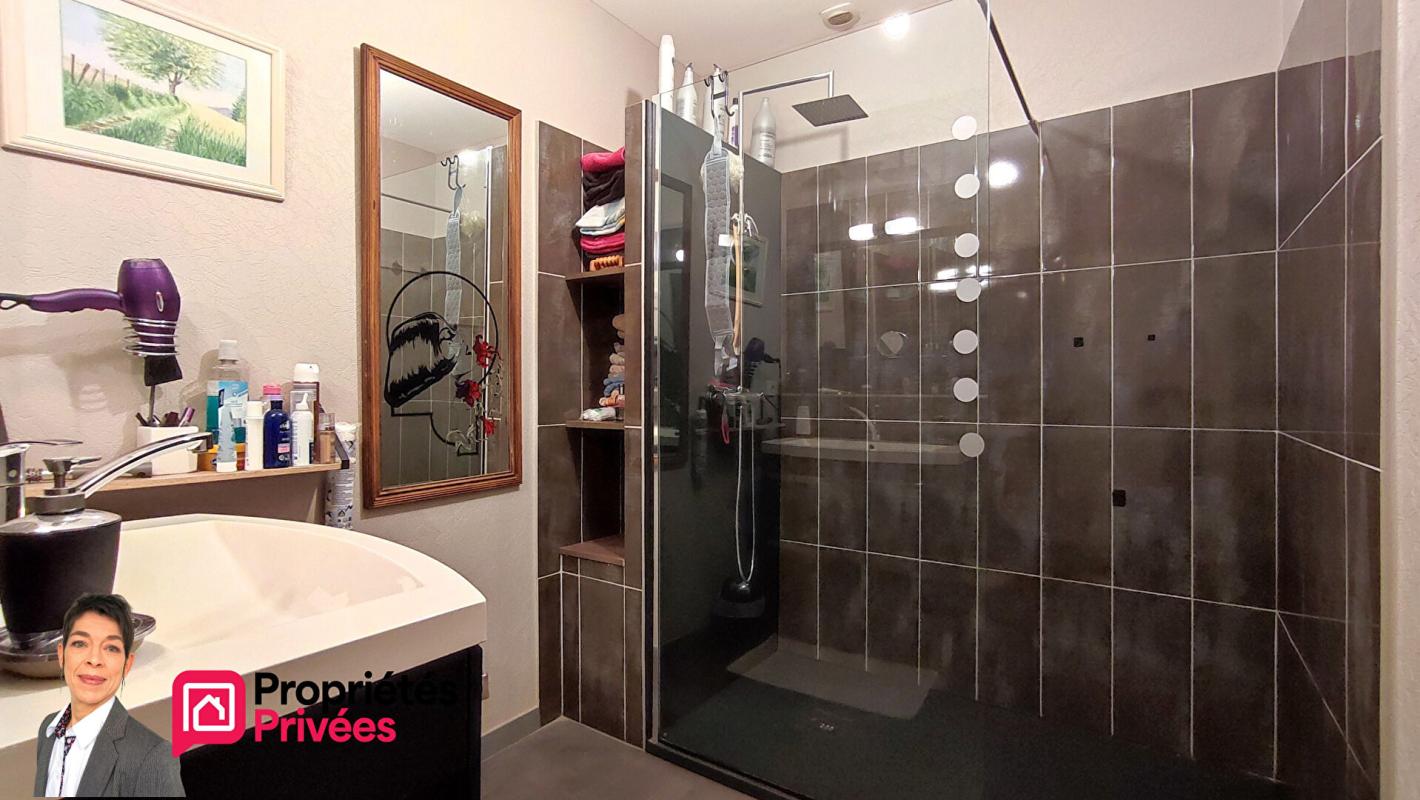 THIZY THIZY-LES-BOURGS (69240) Maison d'architecte avec vue 185 m², jardin 2000 m², piscine, garage, dépendances 15