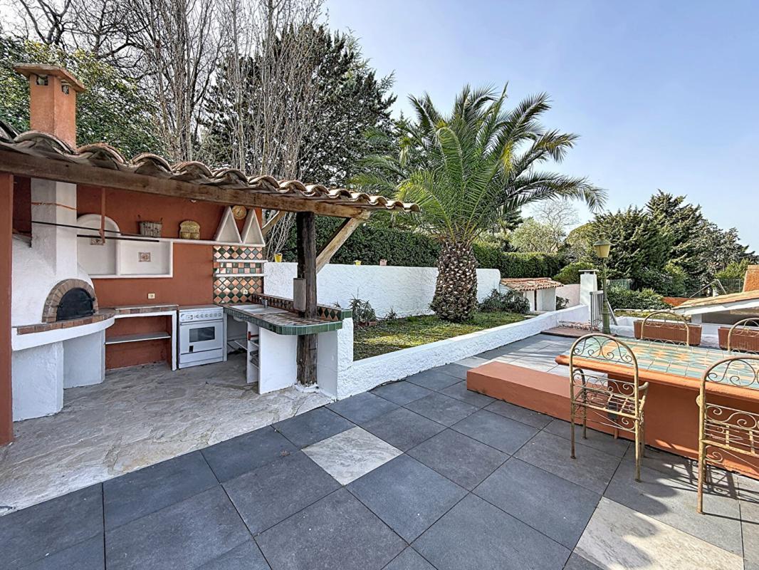 LE BEAUSSET LE BEAUSSET ! Maison d'architecte de 204m2 avec vue panoramique 11