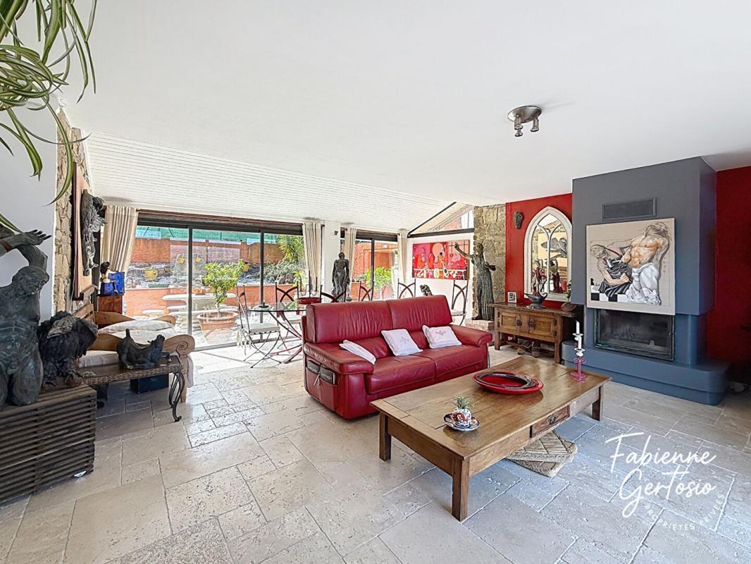 LE BEAUSSET LE BEAUSSET ! Maison d'architecte de 204m2 avec vue panoramique 3