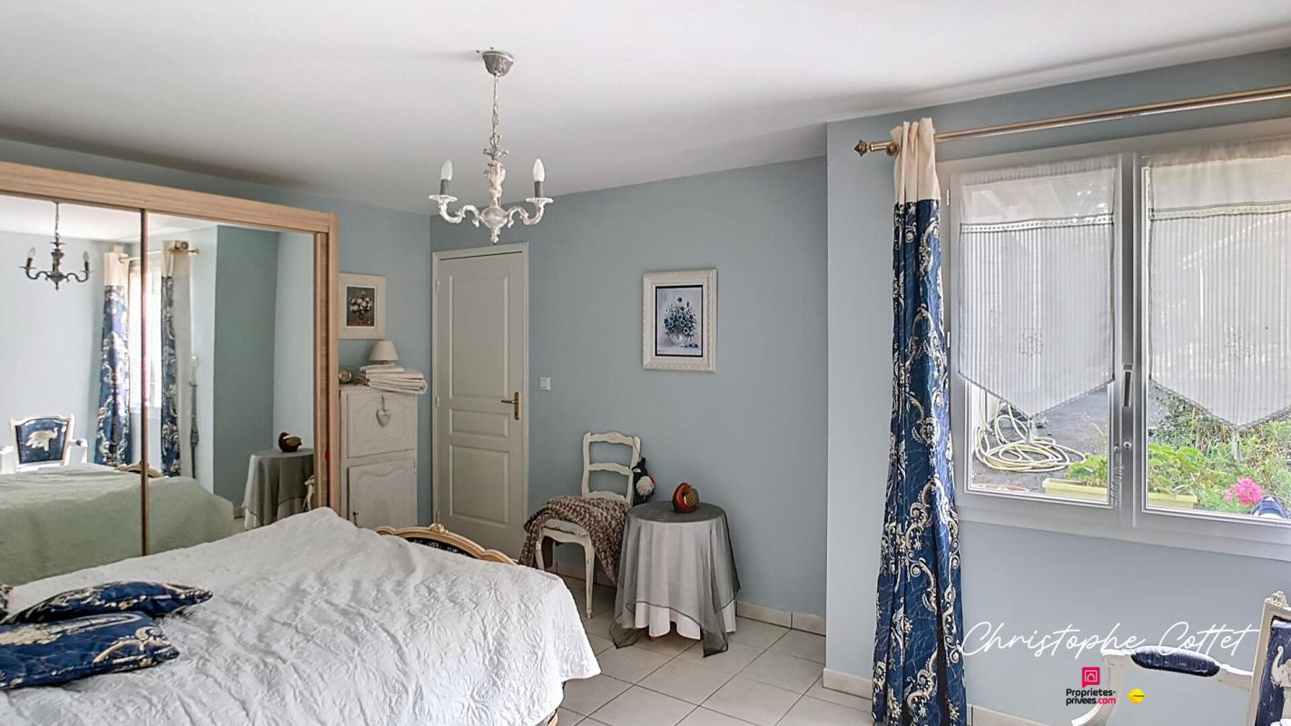 VALDIVIENNE Valdivienne proche de Chauvigny - Villa 8 pièce(s) 295 m2 sur parc paysager 12