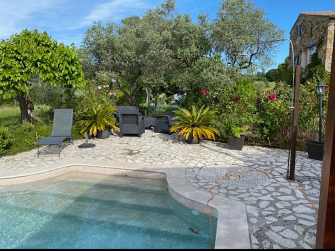 BESSAS Maison en pierre avec piscine sur 8500 m² de terrain Bessas 10 pièce(s) 244 m2 2