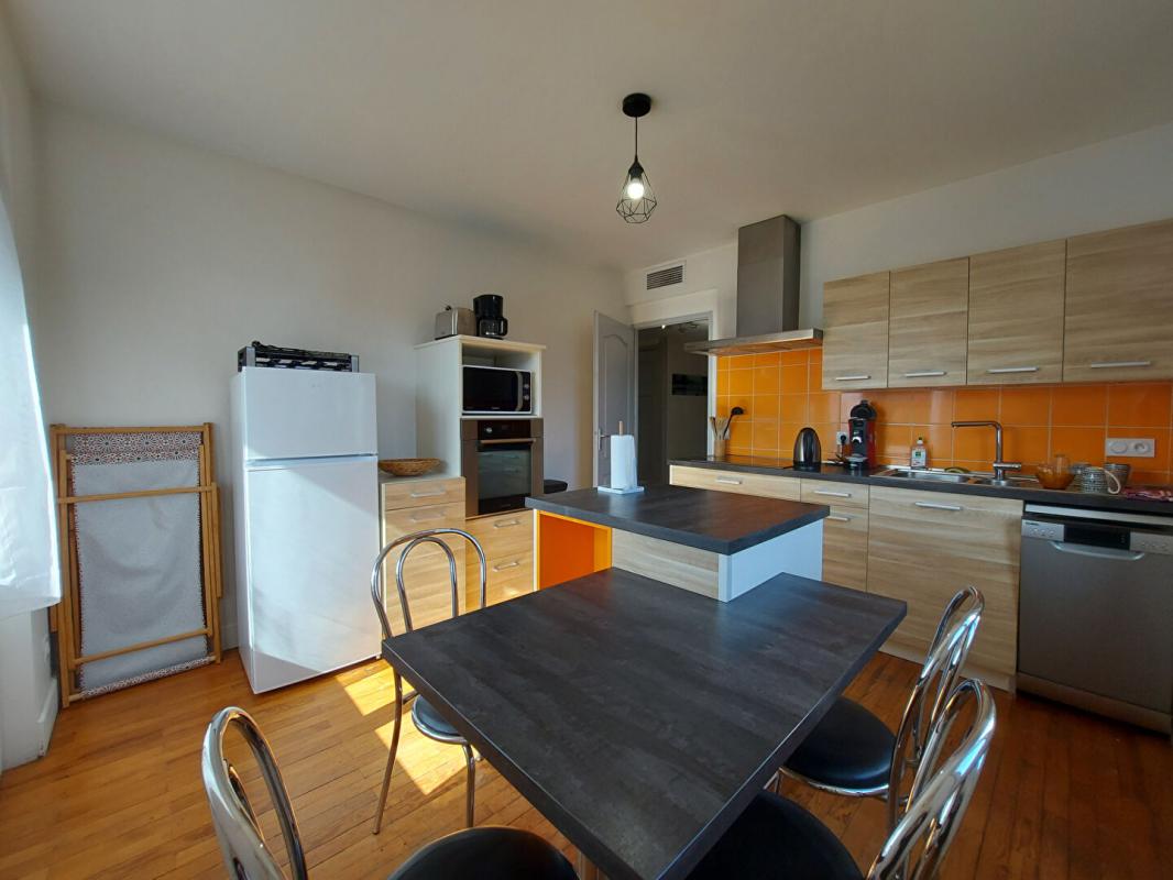 SEVRIER Sévrier : spacieux appartement 3 pièces (74 m²) ? Balcon ? cave - une place de Parking privé 14