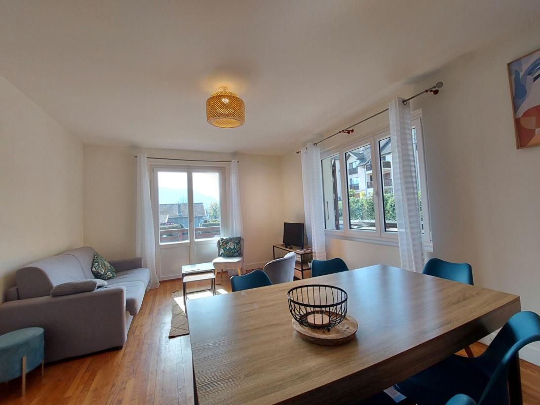 SEVRIER Sévrier : spacieux appartement 3 pièces (74 m²) ? Balcon ? cave - une place de Parking privé 4