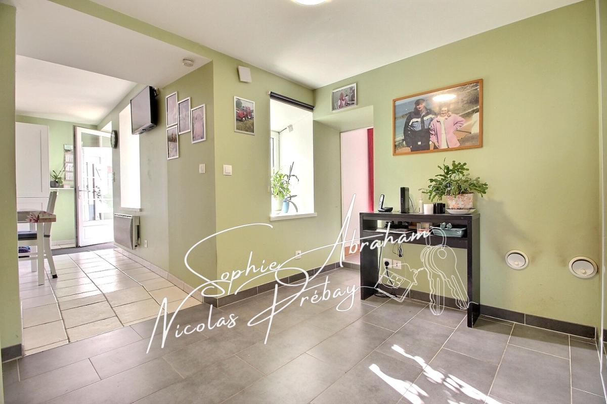 OUTARVILLE Corps de ferme avec nombreuses dépendances. Fort potentiel ! 10