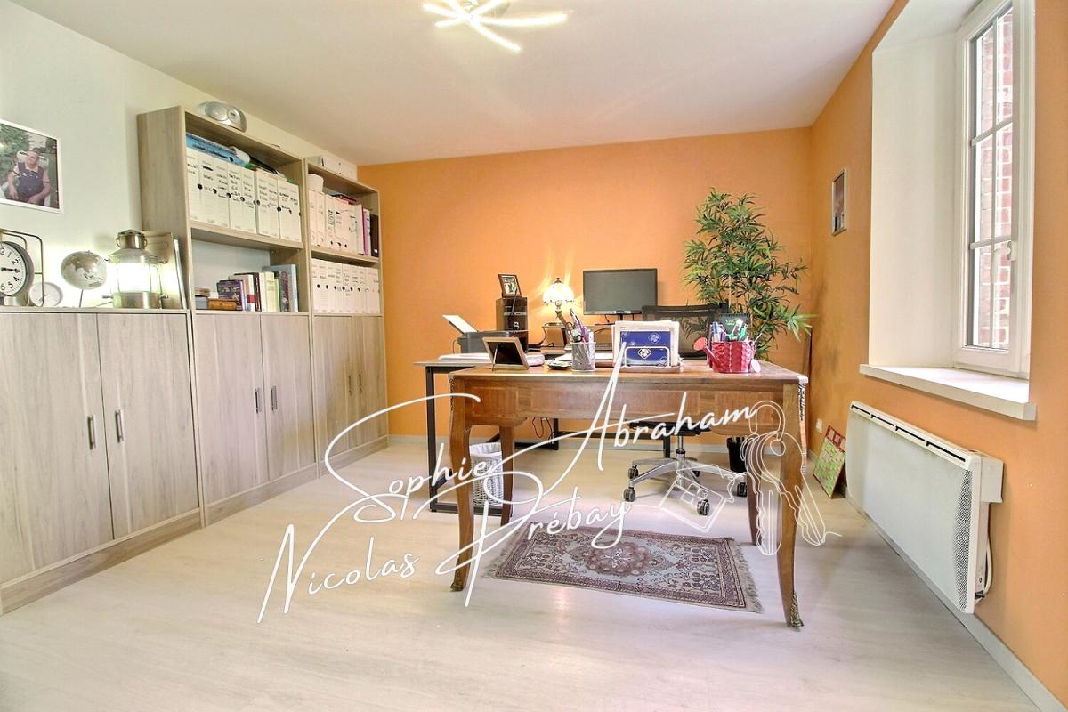 OUTARVILLE Corps de ferme avec nombreuses dépendances. Fort potentiel ! 11