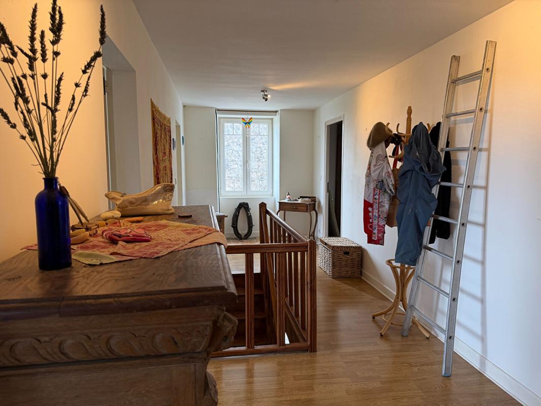 DEVILLAC Ensemble authentique avec caractère, espace et potentiel ? au calme 4