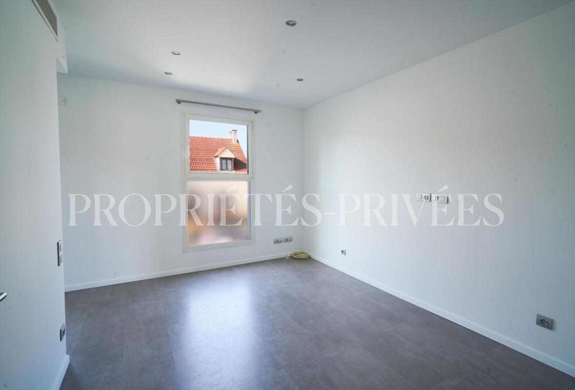 MAISONS-ALFORT Maison contemporaine écologique avec salle de cinéma haut de gamme 10