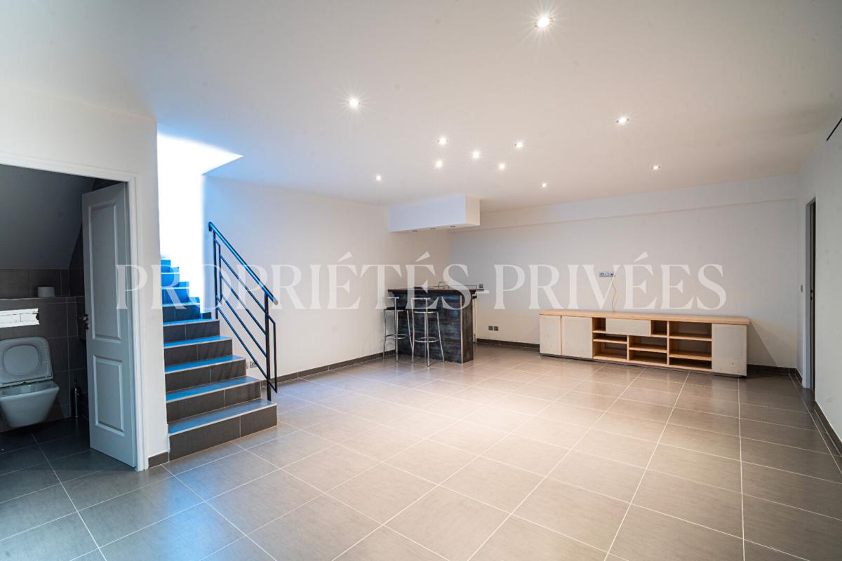 MAISONS-ALFORT Maison contemporaine écologique avec salle de cinéma haut de gamme 13