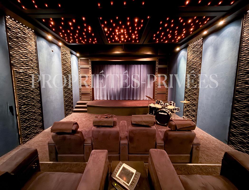 MAISONS-ALFORT Maison contemporaine écologique avec salle de cinéma haut de gamme 16