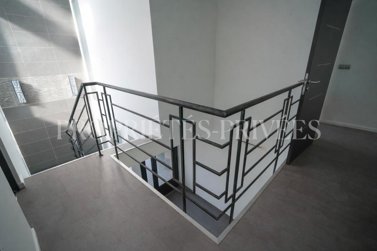 MAISONS-ALFORT Maison contemporaine écologique avec salle de cinéma haut de gamme 17