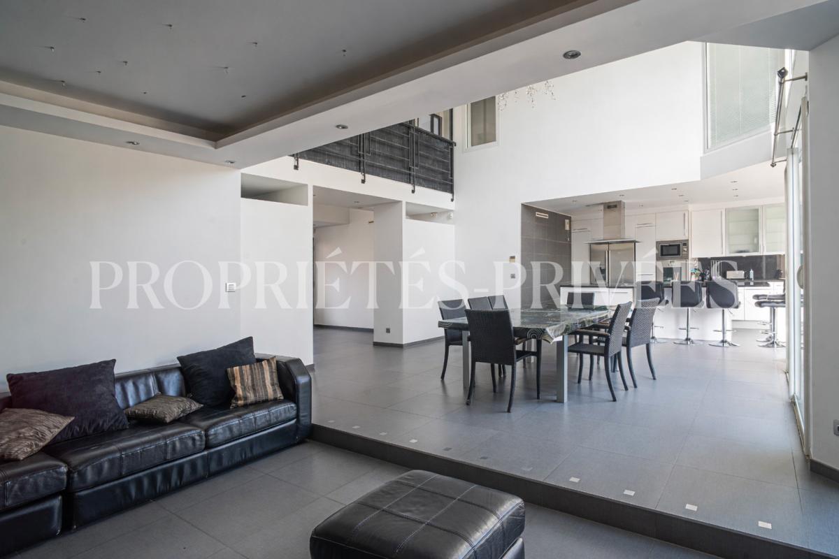 MAISONS-ALFORT Maison contemporaine écologique avec salle de cinéma haut de gamme 3