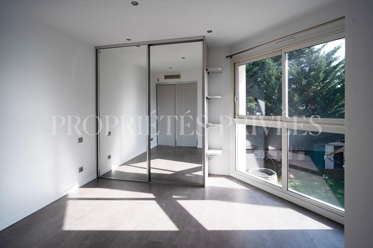 MAISONS-ALFORT Maison contemporaine écologique avec salle de cinéma haut de gamme 6