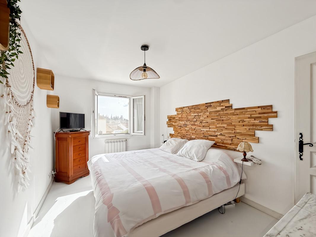 GRAVESON À VENDRE MAISON À GRAVESON - CENTRE VILLE AVEC PISCINE 10