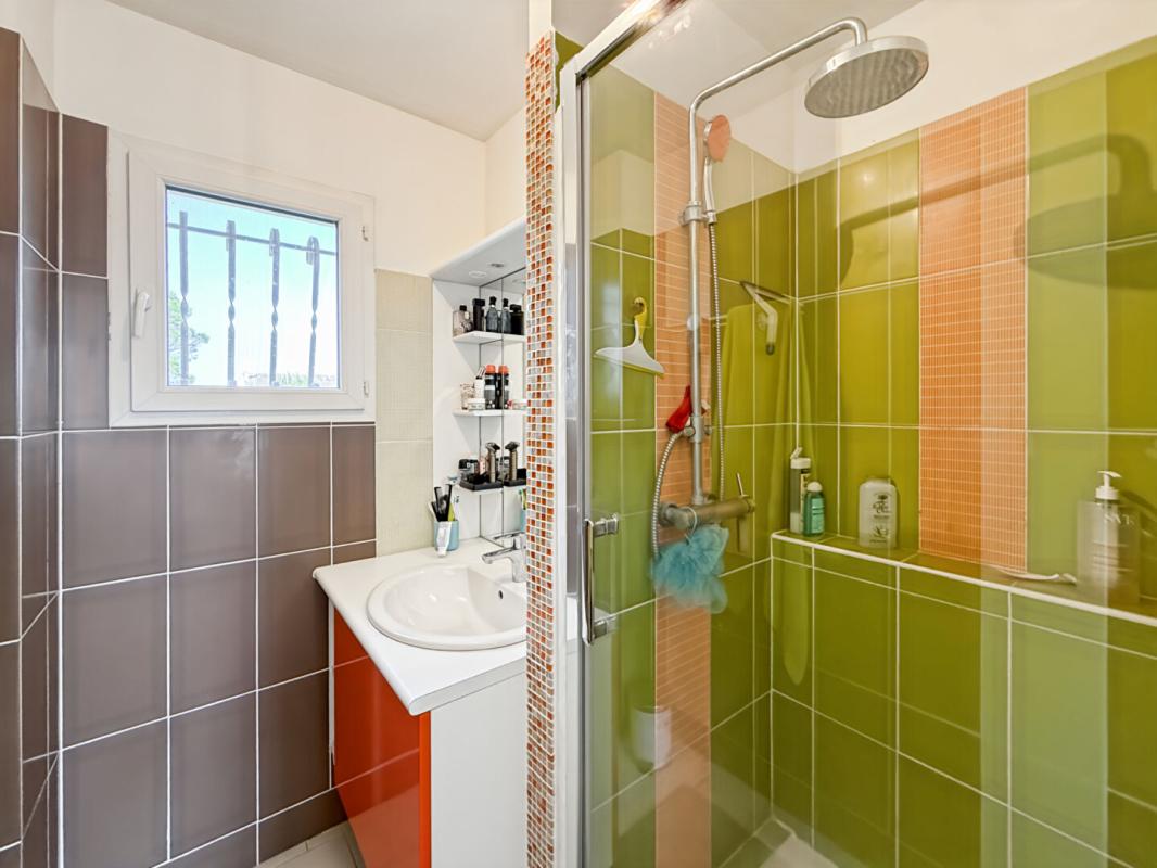 GRAVESON À VENDRE MAISON À GRAVESON - CENTRE VILLE AVEC PISCINE 11