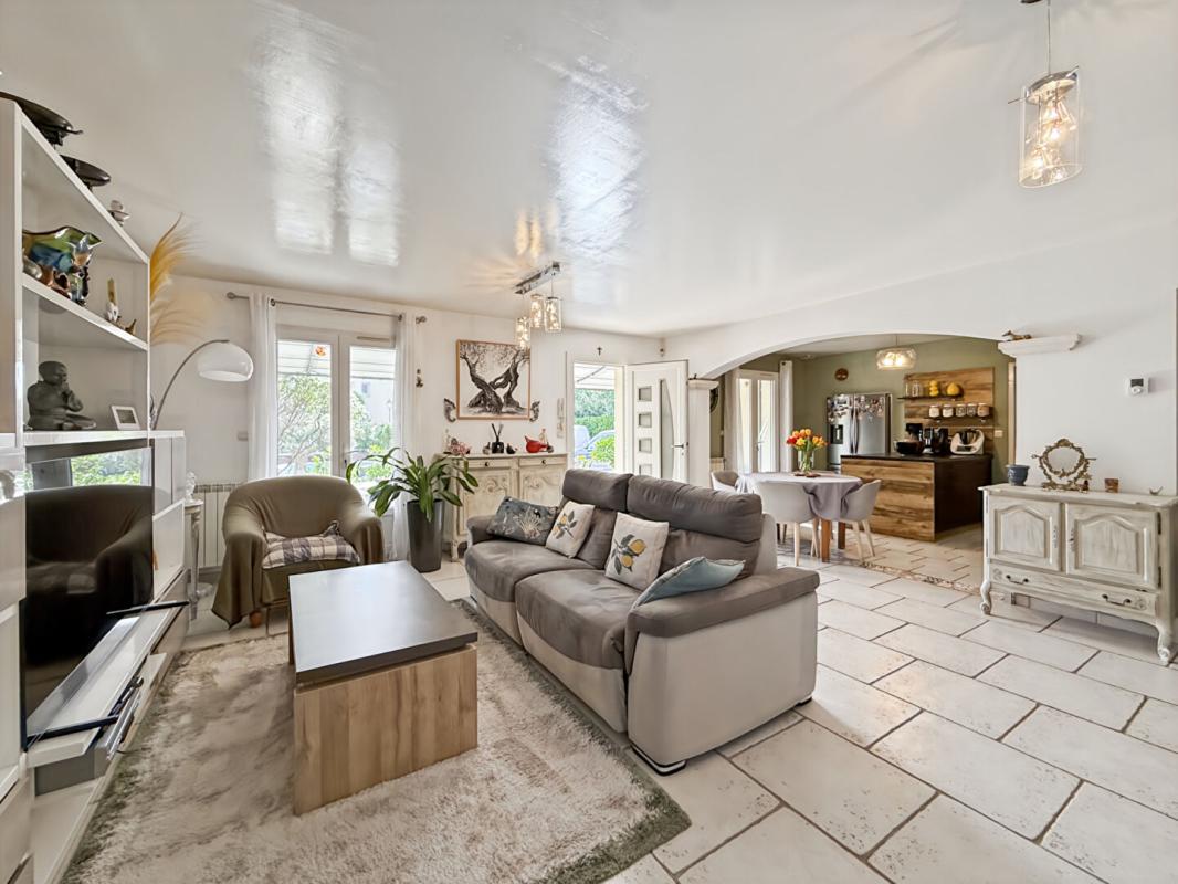 GRAVESON À VENDRE MAISON À GRAVESON - CENTRE VILLE AVEC PISCINE 4